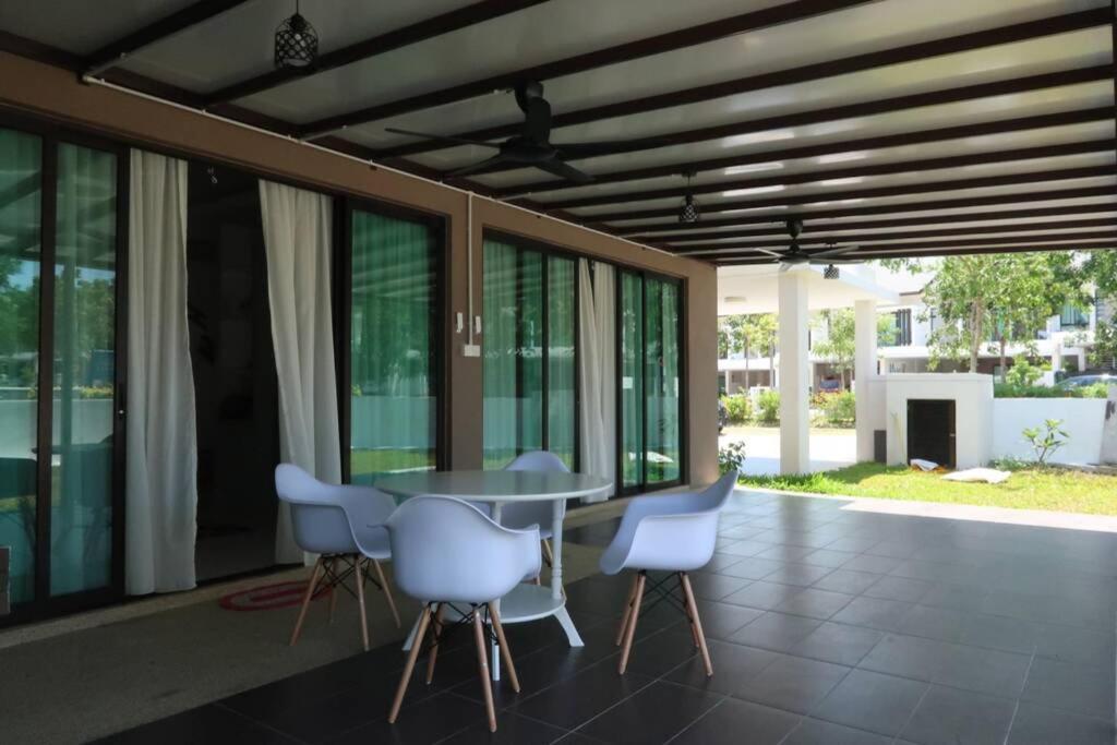 Promo Private Luxurious Nilai Vacation Home المظهر الخارجي الصورة