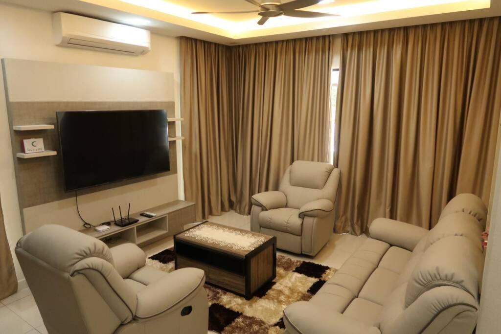 Promo Private Luxurious Nilai Vacation Home المظهر الخارجي الصورة