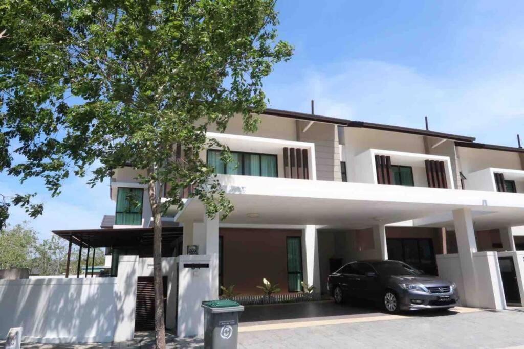 Promo Private Luxurious Nilai Vacation Home المظهر الخارجي الصورة